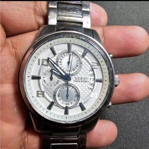 Guess Steel Mens Quartz Watch Silver Tone Working U0075G3 Cracked Crystal
